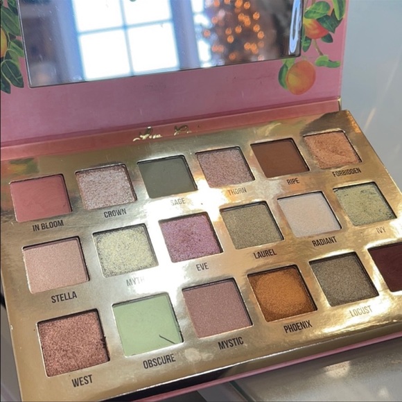 Venus XL ii makeup palette - Picture 4 of 5